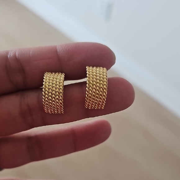 Jewelry - Elegant Gold Chain Link Earrings